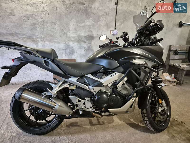 Мотоцикл Многоцелевой (All-round) Honda VFR 800X Crossrunner 2015 в Кривом Роге фото 10 Мотоцикл Многоцелевой (All-round) Honda VFR 800X Crossrunner 2015 в Кривом Роге