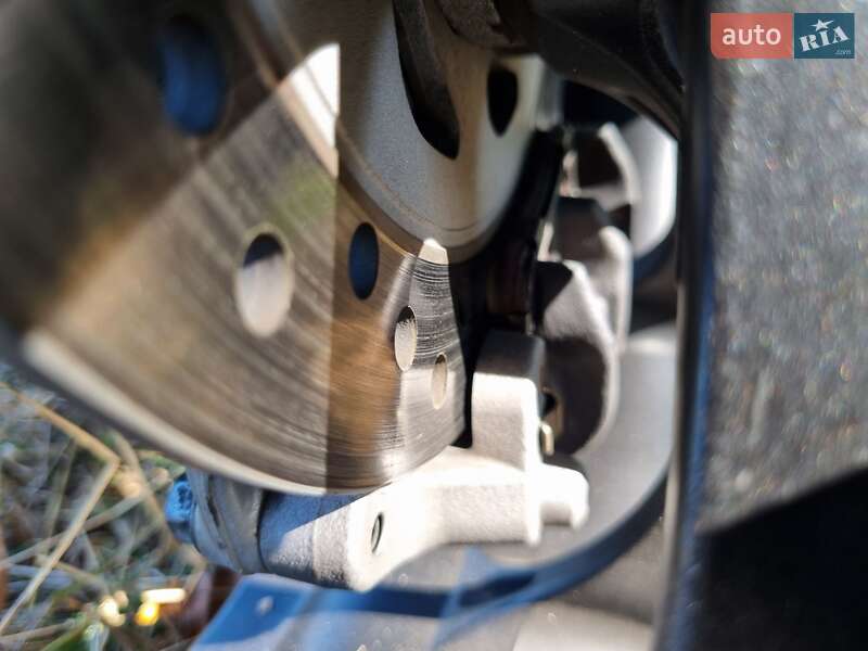 Мотоцикл Многоцелевой (All-round) Honda VFR 800X Crossrunner 2015 в Кривом Роге фото 15 Мотоцикл Многоцелевой (All-round) Honda VFR 800X Crossrunner 2015 в Кривом Роге