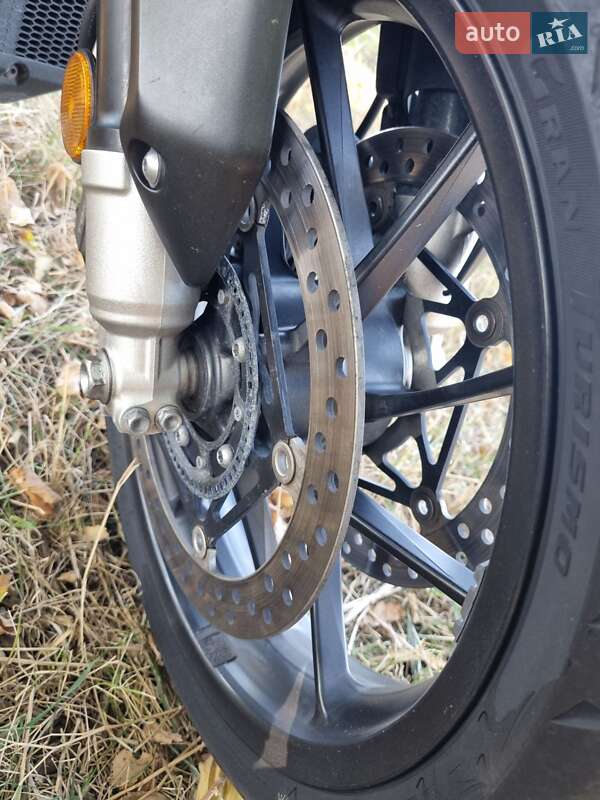 Мотоцикл Многоцелевой (All-round) Honda VFR 800X Crossrunner 2015 в Кривом Роге фото 20 Мотоцикл Многоцелевой (All-round) Honda VFR 800X Crossrunner 2015 в Кривом Роге