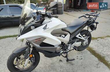 Мотоцикл Спорт-туризм Honda VFR 800X Crossrunner 2012 в 