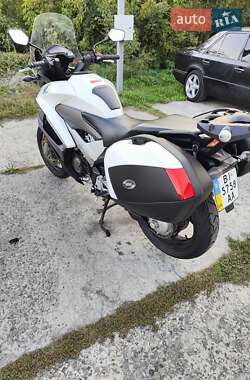Мотоцикл Спорт-туризм Honda VFR 800X Crossrunner 2012 в 