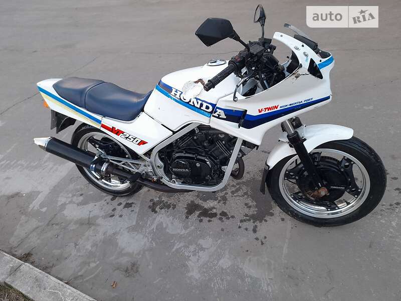 Мотоцикл Классік Honda VT 250F 1982 в Харкові