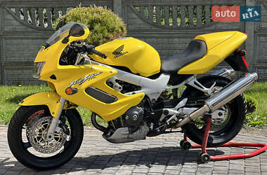 Мотоцикл Спорт-туризм Honda VTR 1000 2002 в 