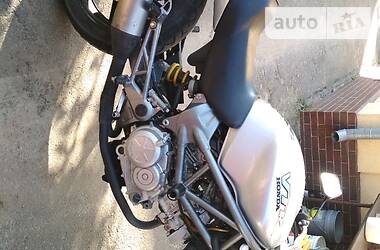 Мотоцикл Без обтекателей (Naked bike) Honda VTR 250 2001 в Житомире
