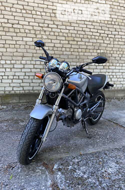 Мотоцикл Без обтекателей (Naked bike) Honda VTR 250 2007 в 