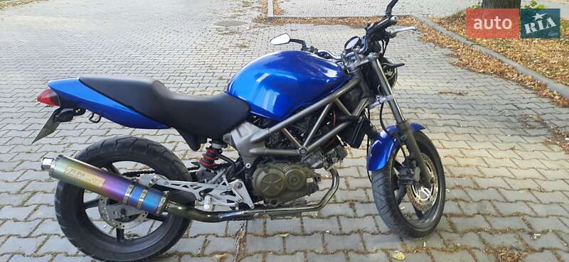 Мотоцикл Классік Honda VTR 250 1999 в Сокирянах