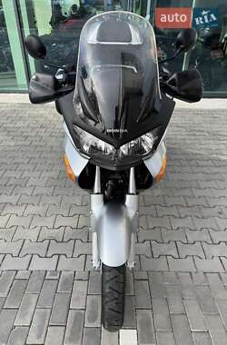 Мотоцикл Туризм Honda XL 1000V Varadero 2004 в 