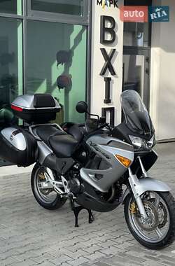 Мотоцикл Туризм Honda XL 1000V Varadero 2004 в 
