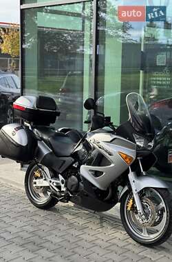 Мотоцикл Туризм Honda XL 1000V Varadero 2004 в 