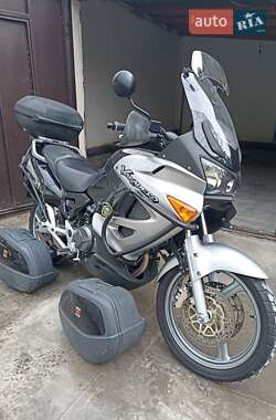 Мотоцикл Многоцелевой (All-round) Honda XL 1000V Varadero 2003 в 