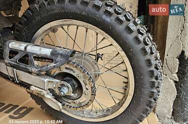 Мотоцикл Многоцелевой (All-round) Honda XLR 200R 1995 в 