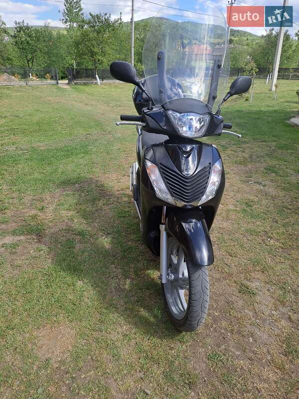 Скутер Hongda Люкс 2012 в Ивано-Франковске