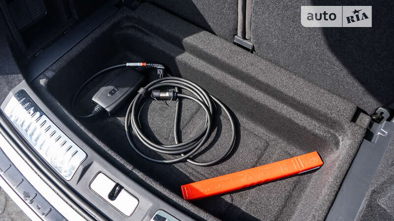 Внедорожник / Кроссовер Hongqi E-HS9 2022 в Львове