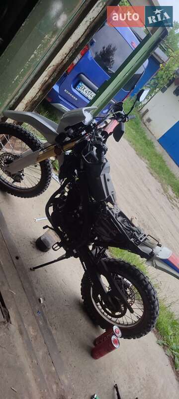 Мотоцикл Кросс Hornet Dakar 2021 в Нетешине