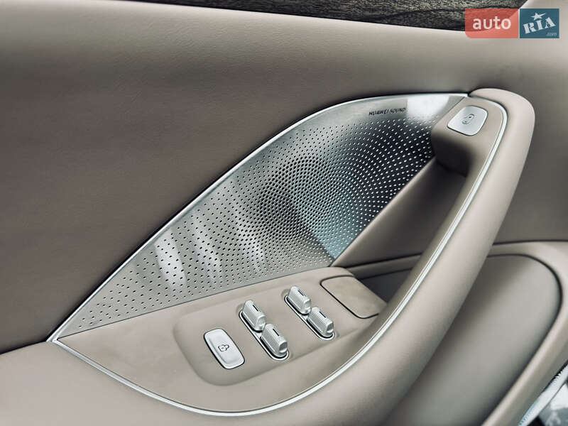 Внедорожник / Кроссовер Huawei Luxeed R7 2025 в Одессе