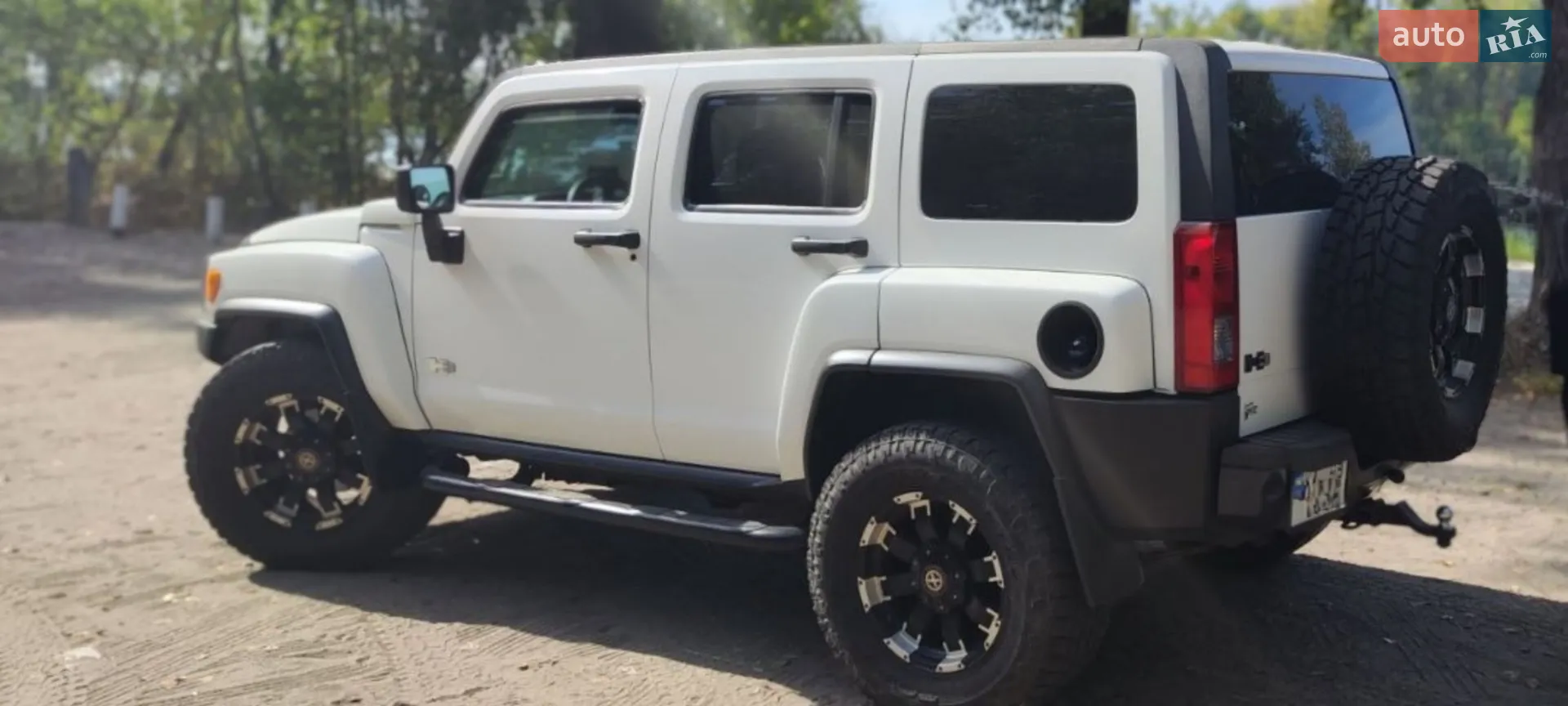 2010 Hummer H3 - мініатюра 3