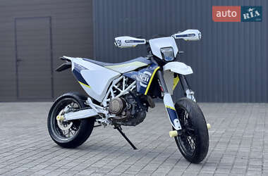 Мотоцикл Супермото (Motard) Husqvarna 701 Supermoto 2017 в Сарнах