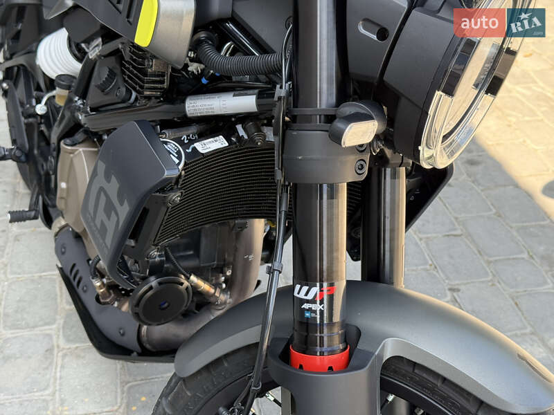 Мотоцикл Без обтікачів (Naked bike) Husqvarna Svartpilen 2024 в Кам'янець-Подільському