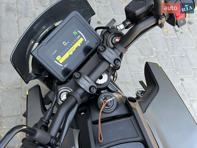 Мотоцикл Без обтікачів (Naked bike) Husqvarna Svartpilen 2024 в Кам'янець-Подільському