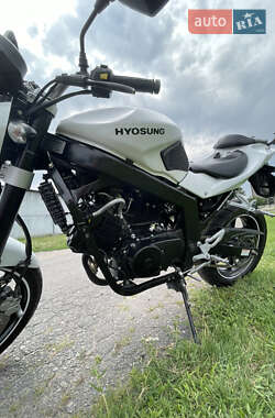 Мотоцикл Без обтекателей (Naked bike) Hyosung GT 250R 2011 в Александрие