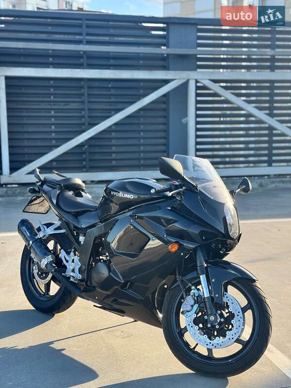 Мотоцикл Супермото (Motard) Hyosung GT 250R 2011 в 