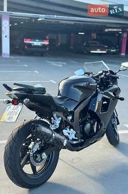 Мотоцикл Супермото (Motard) Hyosung GT 250R 2011 в 