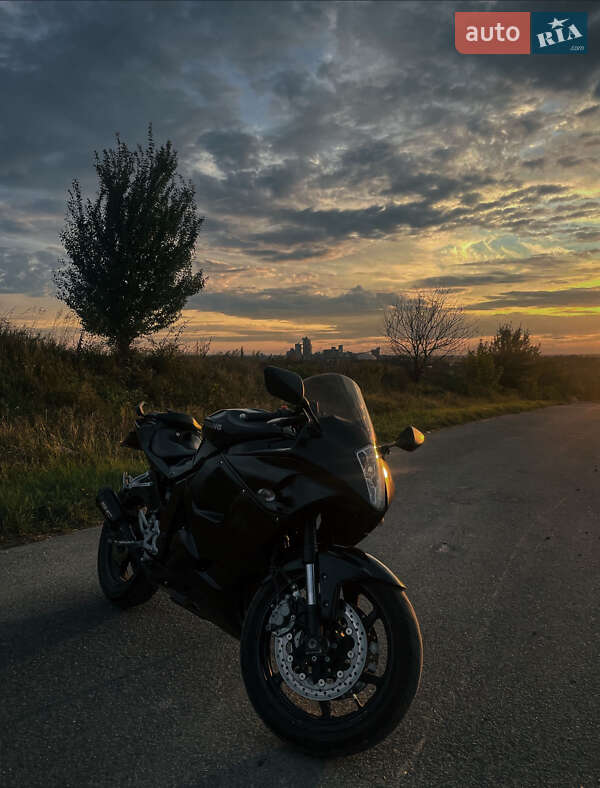 Спортбайк Hyosung GT 250R 2013 в Каменец-Подольском фото Спортбайк Hyosung GT 250R 2013 в Каменец-Подольском