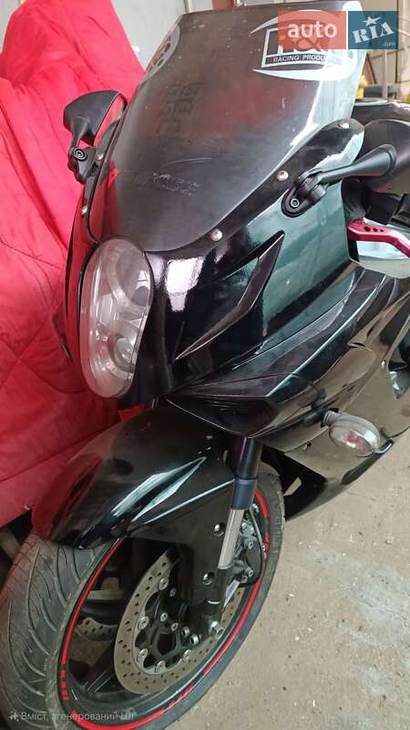 Спортбайк Hyosung GT 650R 2011 в Черновцах