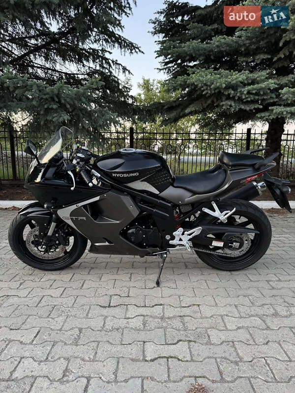 Мотоцикл Спорт-туризм Hyosung GT 650R 2013 в Южноукраинске