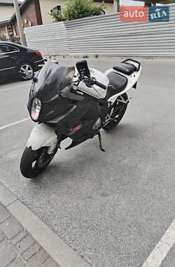 Спортбайк Hyosung GT 650R 2006 в 