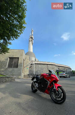 Спортбайк Hyosung GT 650R 2011 в Софиевской Борщаговке