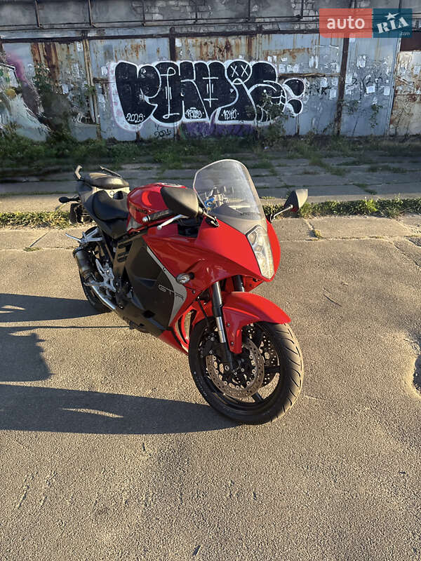 Спортбайк Hyosung GT 650R 2011 в Софиевской Борщаговке
