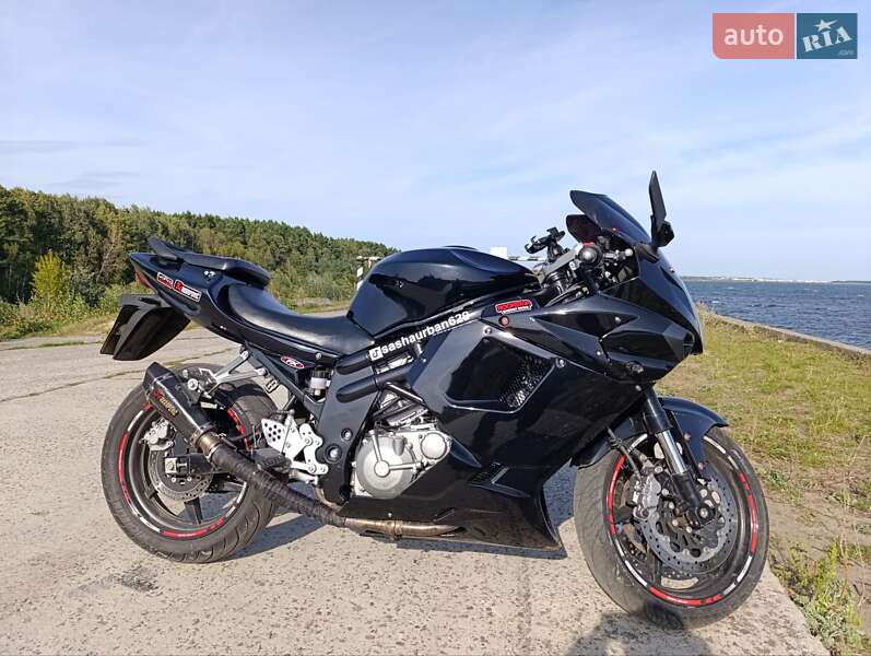 Hyosung GT 650R 2007