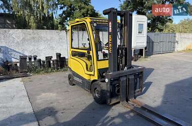 Вилочный погрузчик Hyster J 2011 в 