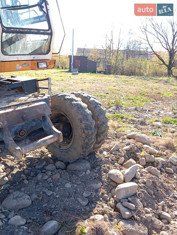 Экскаватор погрузчик Hyundai 130D 1997 в Богородчанах