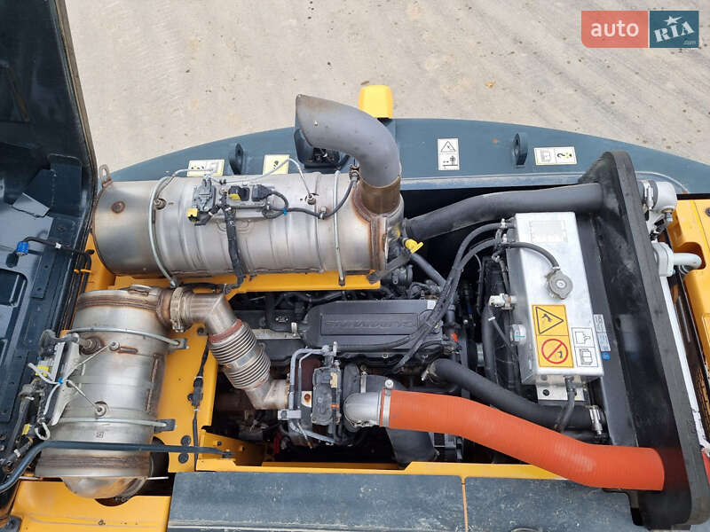 Колісний екскаватор Hyundai 180D 2022 в Одесі