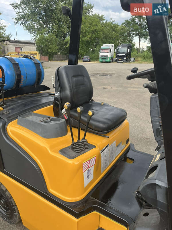 Вилочный погрузчик Hyundai 18L 2010 в Буштыне