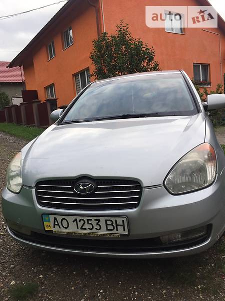 Седан Hyundai Accent 2006 в Рахове