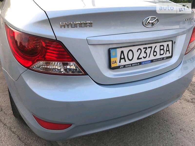 Седан Hyundai Accent 2011 в Мукачевому