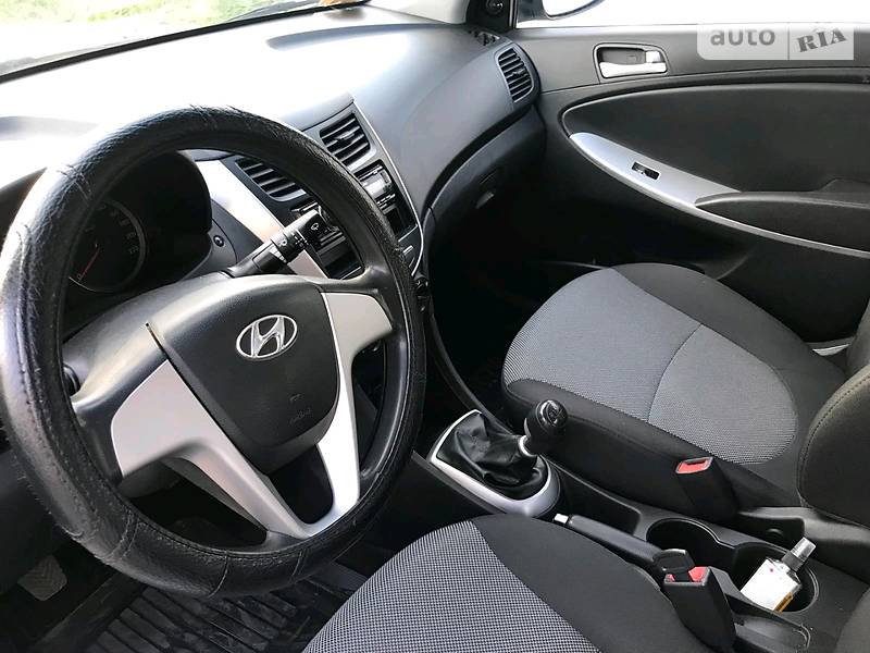 Седан Hyundai Accent 2011 в Мукачевому