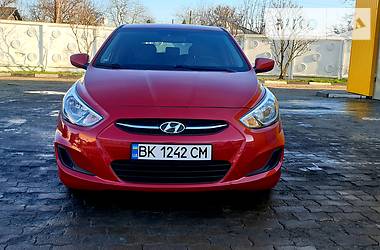 Хетчбек Hyundai Accent 2015 в 