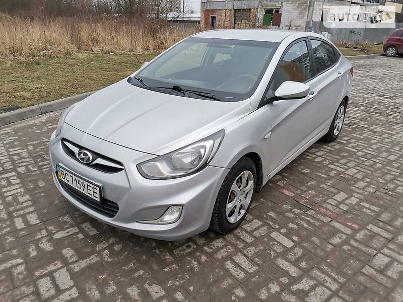 Седан Hyundai Accent 2011 в 