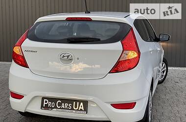 Хетчбек Hyundai Accent 2015 в 