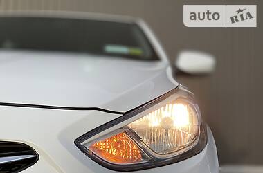 Хетчбек Hyundai Accent 2015 в 