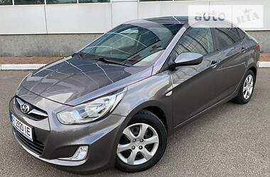 Седан Hyundai Accent 2011 в Киеве