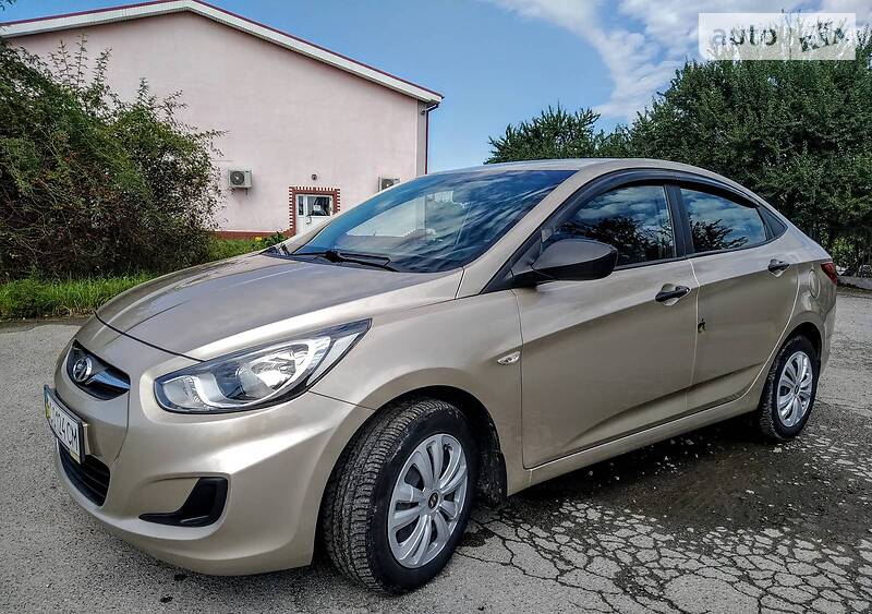 Седан Hyundai Accent 2011 в Бучаче