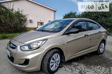 Седан Hyundai Accent 2011 в Бучаче