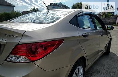 Седан Hyundai Accent 2011 в Бучаче