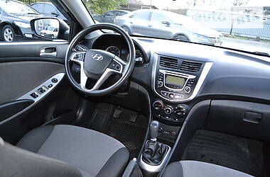 Седан Hyundai Accent 2014 в Маріуполі