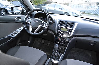 Седан Hyundai Accent 2014 в Мариуполе